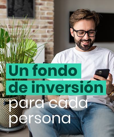 chico contratando un fondo de inversión de Globalcaja
